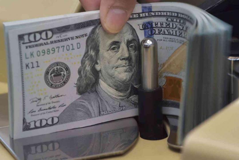 الدولار الامريكي