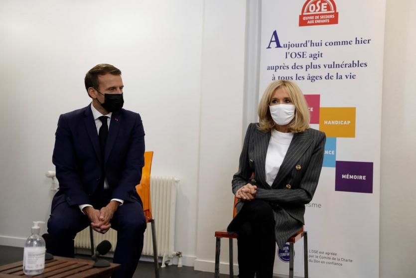 ماكرون وزوجته 