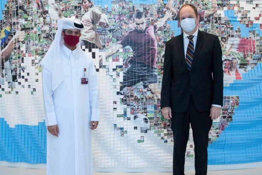 خلال زيارة بارت لجناح الإرث في اللجنة العليا للمشاريع والإرث