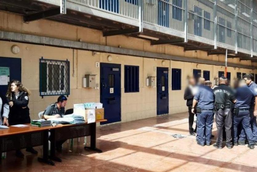 سجون الاحتلال 