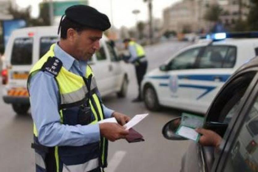 عناصر من الشرطة