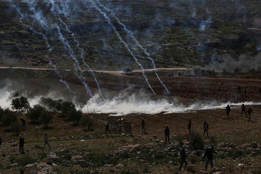 قمع مسيرة في الضفة