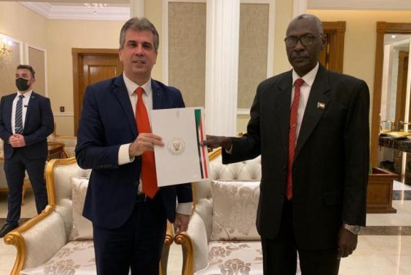كوهين خلال زيارته الى السودان