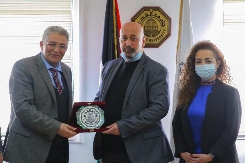جانب من توقيع الاتفاقية