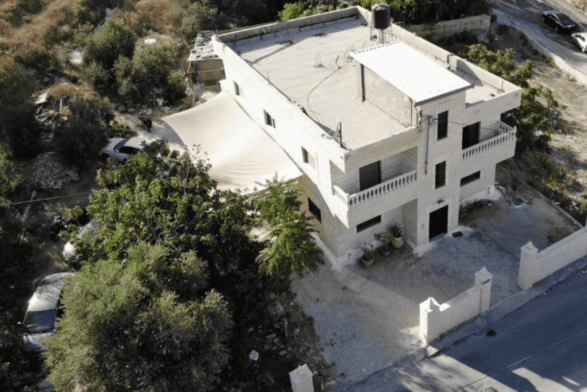 بناية سكنية لحارس الأقصى قبل الهدم
