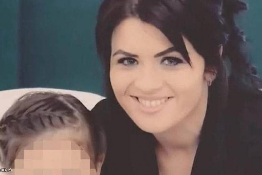 الأم وابنتها قبل القتل 