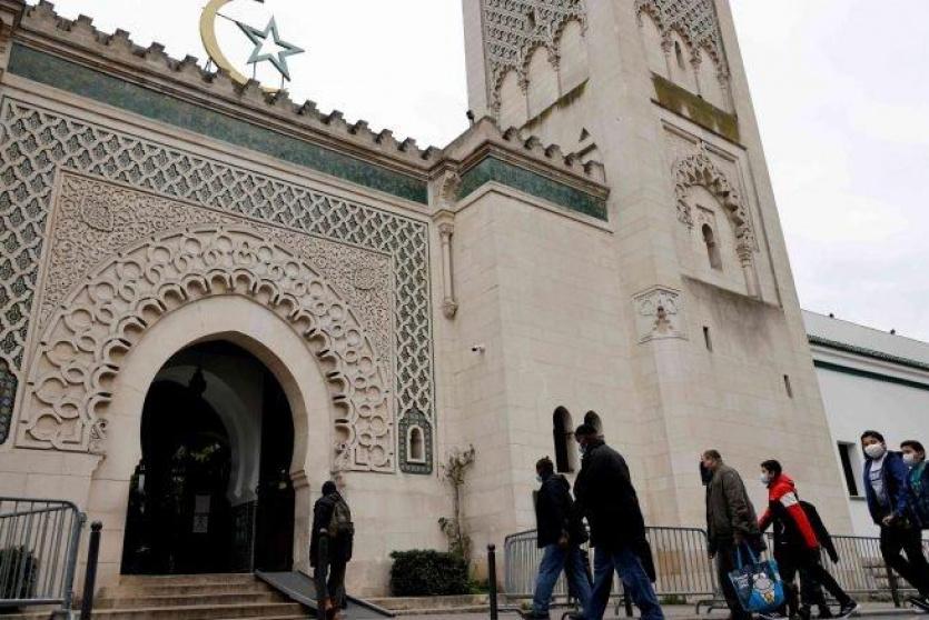 فرنسا تحظر الذبح الحلال والمساجد تعترض
