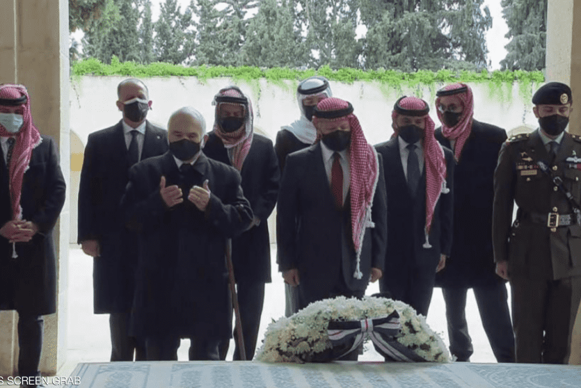 أول ظهور للأمير حمزة برفقة العاهل الأردني منذ الأزمة الأخيرة