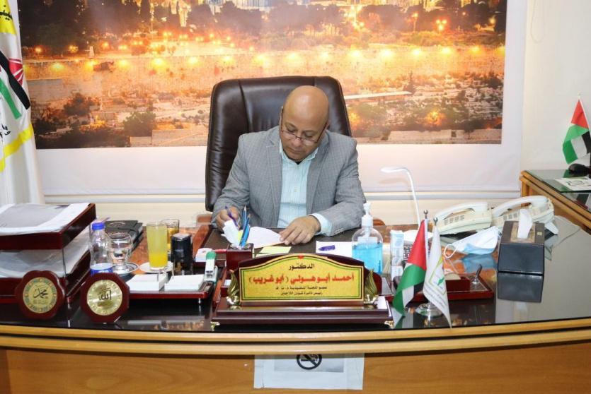 رئيس دائرة شؤون اللاجئين أحمد ابو هولي