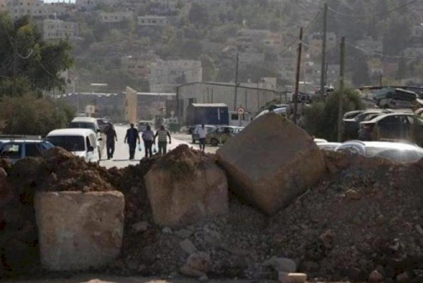 الاحتلال يغلق الطرق المؤدية إلى جبل صبيح