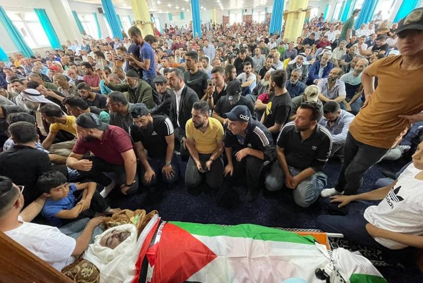 الصلاة على جثمان نزار بنات