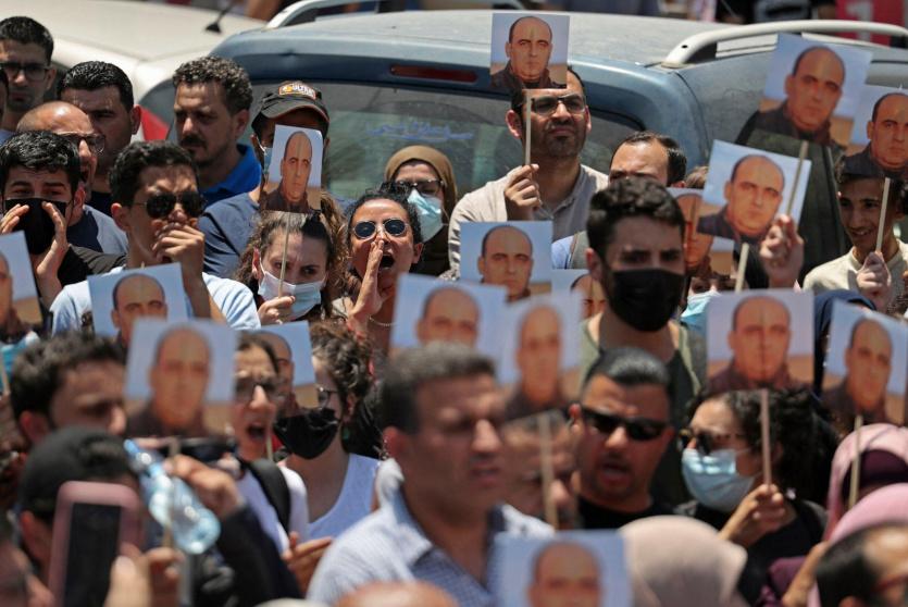 مسيرة تنديدا بقتل نزار بنات