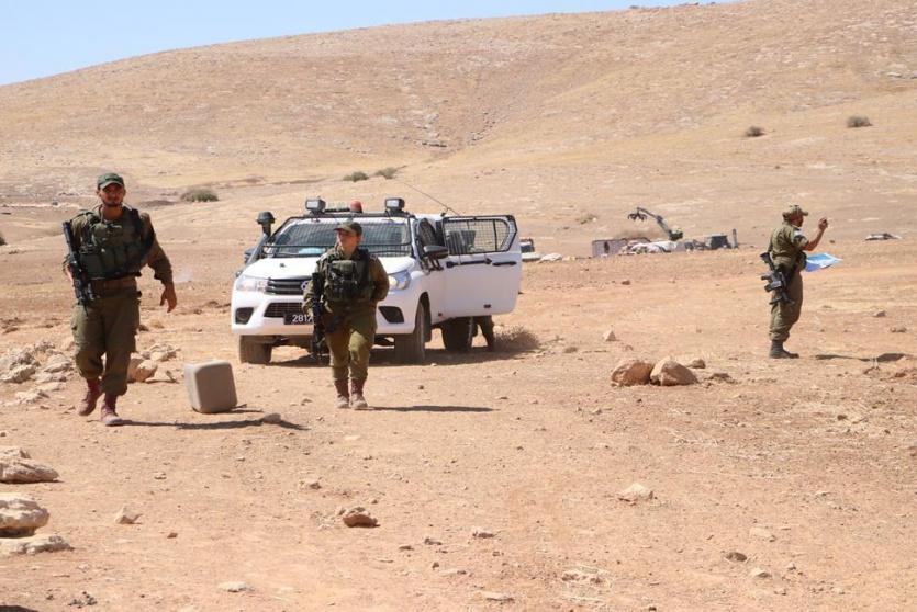 الاحتلاي يخطر يوقف العمل في طريق زراعي جنوب طوباس 