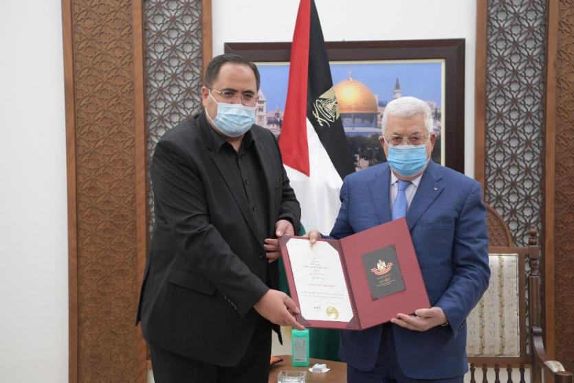 وسام نجمة الاستحقاق للمناضلة جميلة صيدم