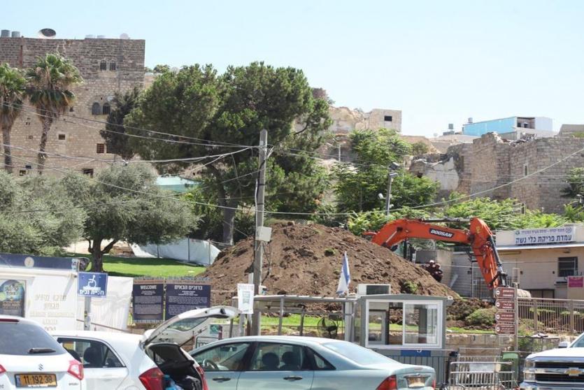 تركيب مصعد كهربائي في المسجد الإبراهيمي بالخليل