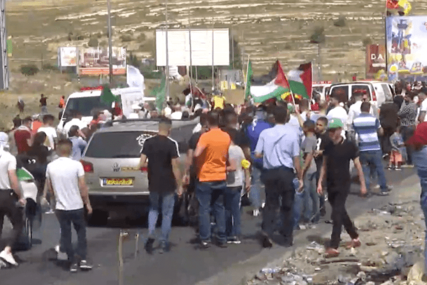 مسيرة وفاء لشهداء جنين على المدخل الشمالي للبيرة