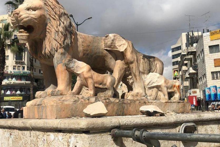 تحطيم أجزاء من أسود دوار المنارة