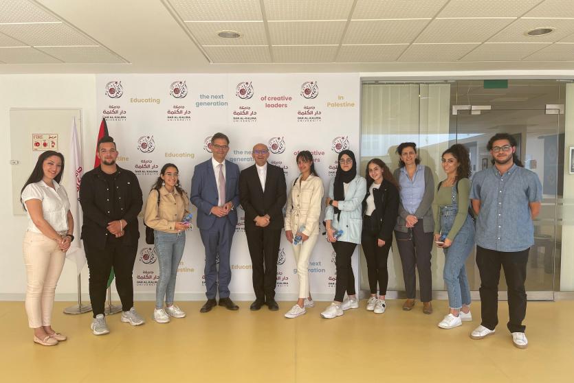 رئيس ممثلية جمهورية ألمانيا الاتحادية يزور جامعة دار الكلمة