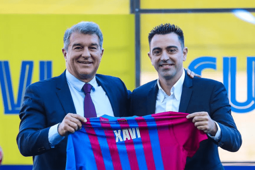 تشافي هيرنانديز مدربا لبرشلونة