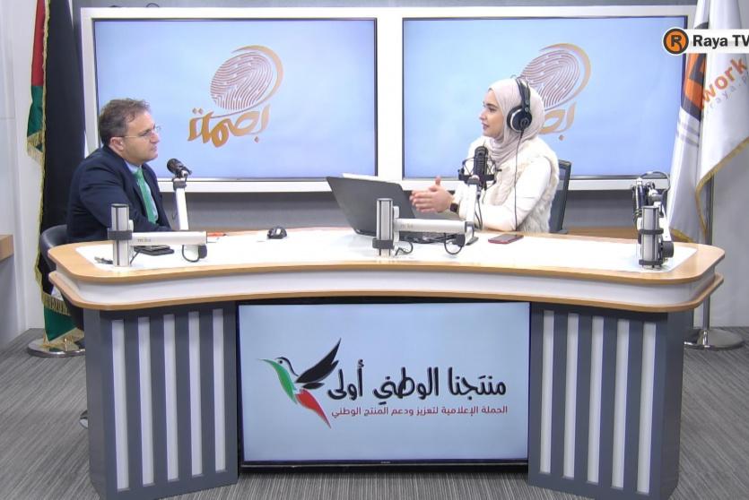 الدكتور عاطف الريماوي في استديو