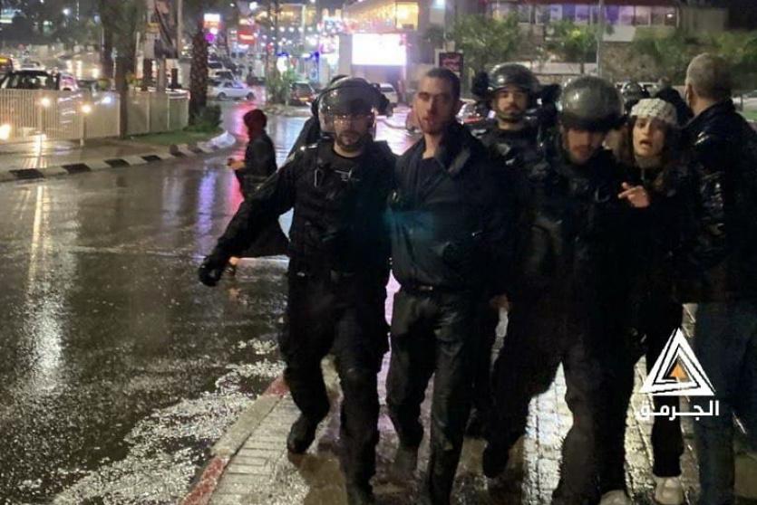 الاحتلال يعتقل شاب في أم الفحم خلال قمع المسيرة