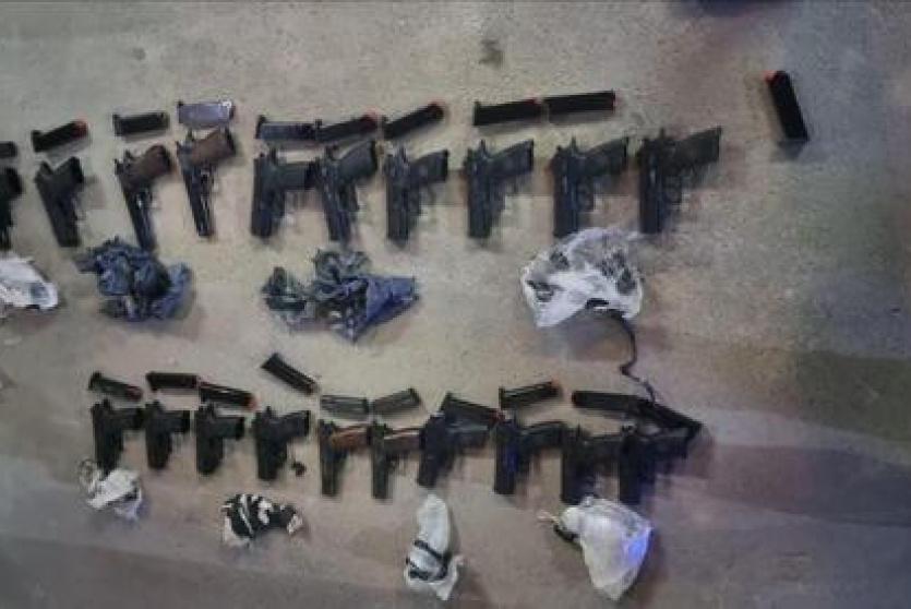 صورة للأسلحة المهربة 