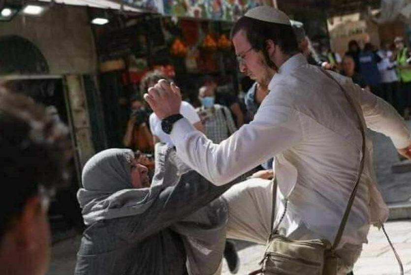 مستوطنون يعتدون على سيدة مقدسية