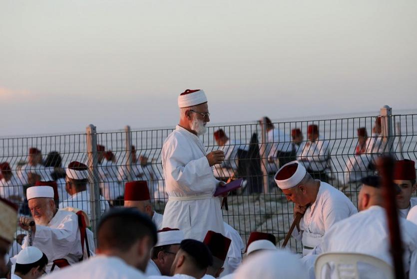 السامريون يحجّون إلى قمة جبل جرزيم في نابلس