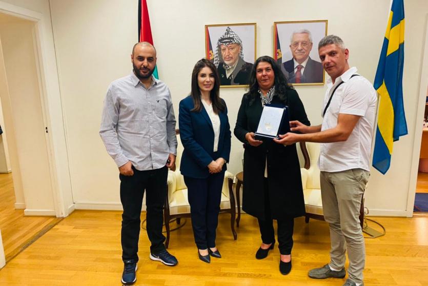 خلال استقبال السفيرة وفد هيئة شؤون الأسرى