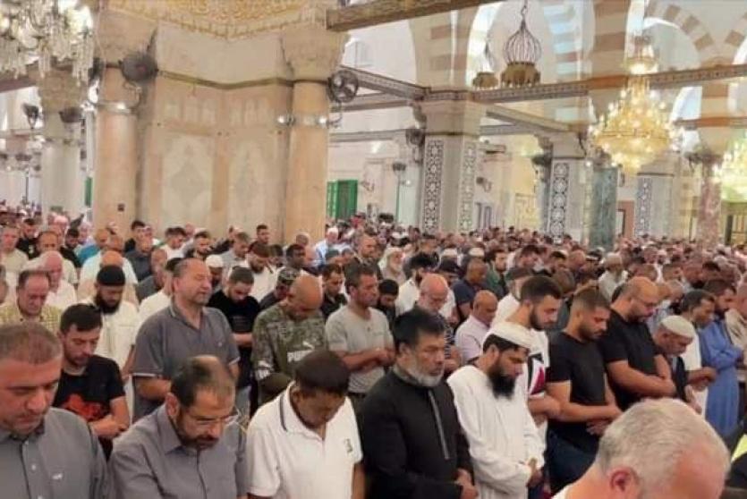 صلاة الفجر في المسجد الأقصى
