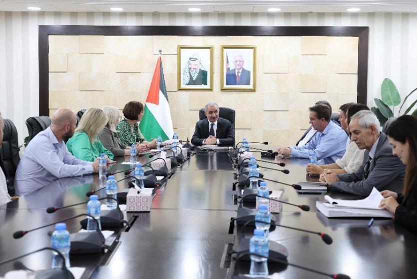 جلسة الحكومة برئاسة رئيس الوزراء محمد اشتية