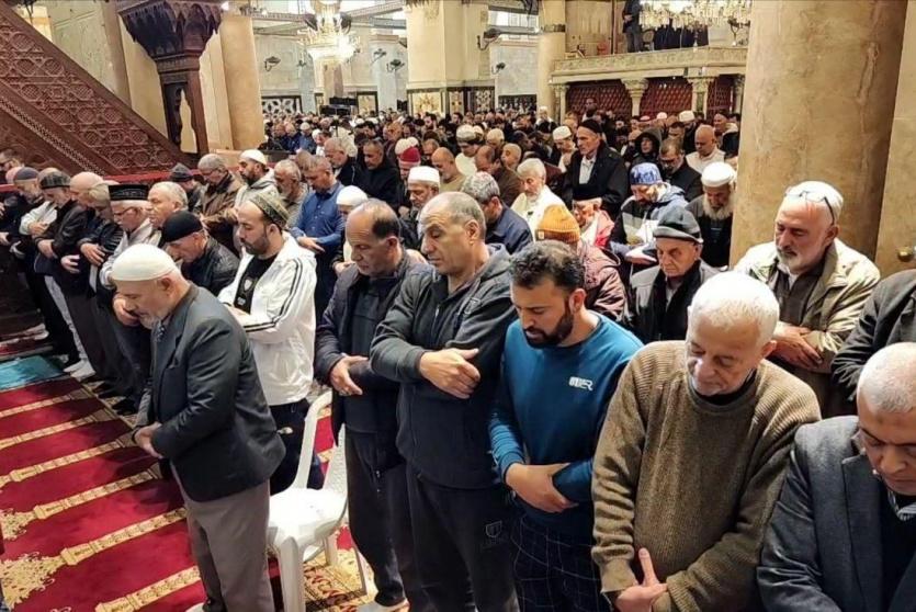 صلاة الفجر في المسجد الأقصى