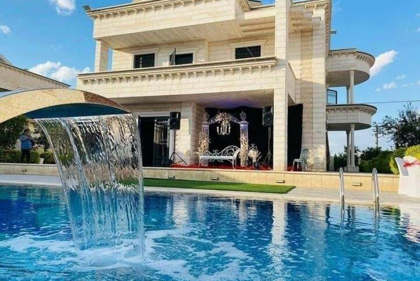 الفلل السياحية