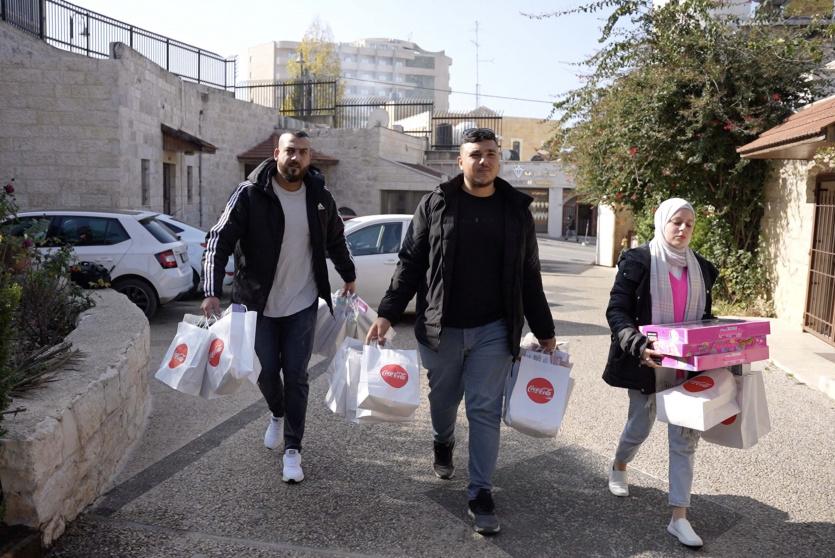 توزيع هدايا على الأطفال المرضى والأيتام في مدينتي بيت لحم ورام الله