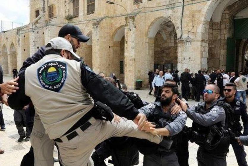 اعتداء قوات الاحتلال على حراس المسجد الأقصى المبارك - أرشيف