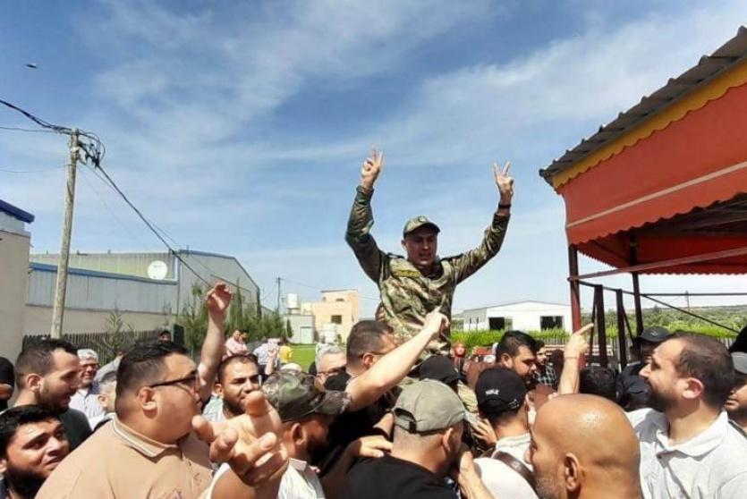 الأسير يوسف توفيق مسعود عقب الافراج عنه
