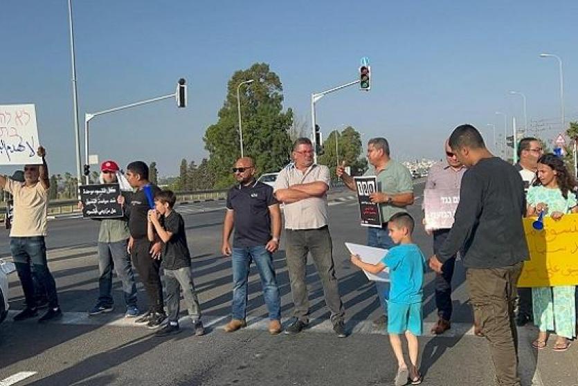 تظاهرة وإغلاق شارع رئيسي في قلنسوة