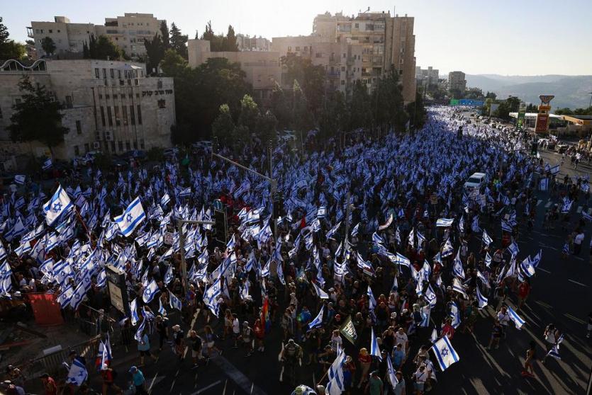 تظاهرة حاشدة تصل إلى القدس بعد انطلاقها من تل أبيب