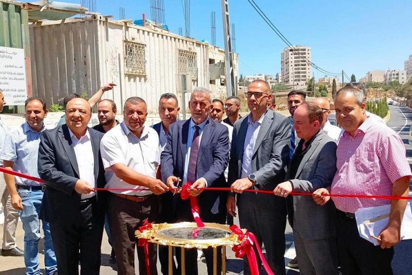 الصالح يفتتح عدة مشاريع تطويرية