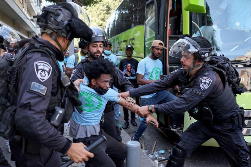 مواجهات اندلعت اليوم بين الشرطة والمتظاهرين في