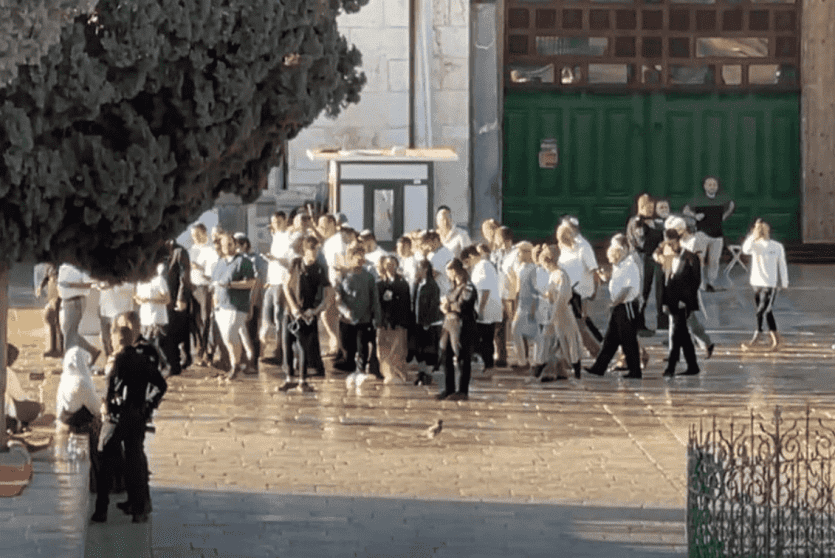 مستوطنون يقتحمون الأقصى