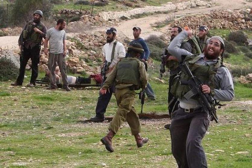 قوات الاحتلال ومستوطنون يعتدون على مزارعين ويمنعونهم من فلاحة أراضيهم في الخليل