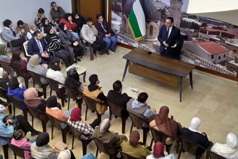 توزيع منحة الرئيس عباس لطلبة أبناء اللاجئين الفلسطينيين في الجامعات العراقية