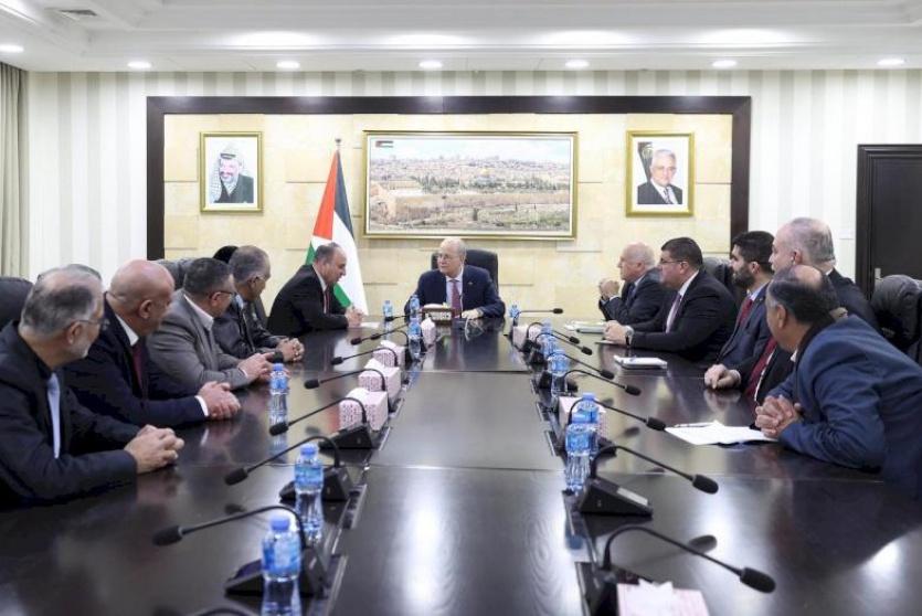 رئيس الوزراء يستقبل ممثلي الجمعية الاستهلاكية التعاونية