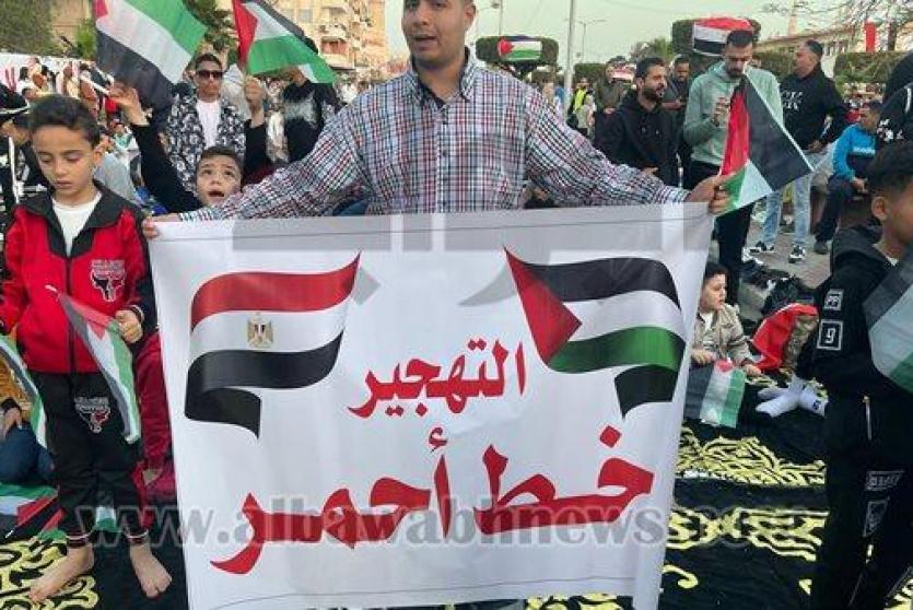 صلاة عيد الفطر في مصر تتحول إلى تظاهرات رفض لتهجير أهالي غزة