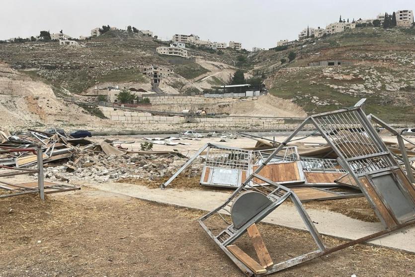 الاحتلال يهدم اسطبلا ومنشآت ويخطر بهدم أخرى شرق القدس