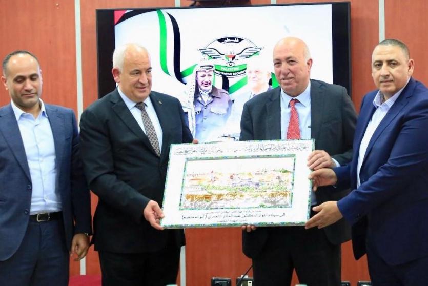 اللواء إياد الأقرع يستلم قيادة جهاز الأمن الوقائي خلفاً للواء عبد القادر التعمري