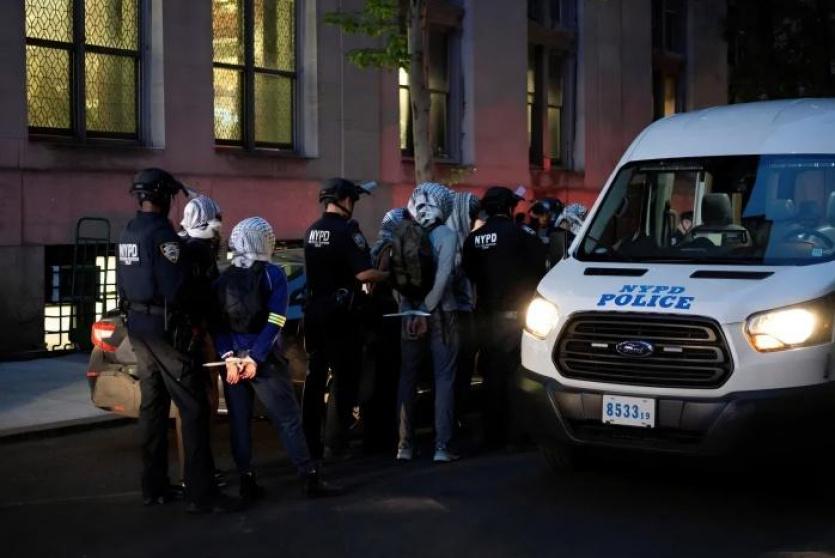 جانب من اعتقال الطلاب