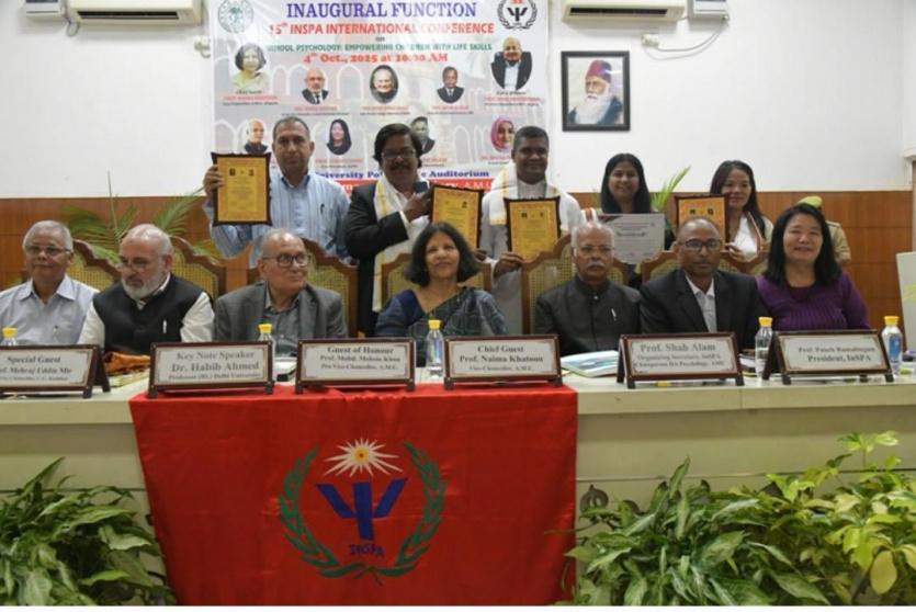 الدكتور وائل أبو الحسن من الجامعة العربية الأمريكية ينال جائزة النفساني الريادي في علم النفس المدرسي