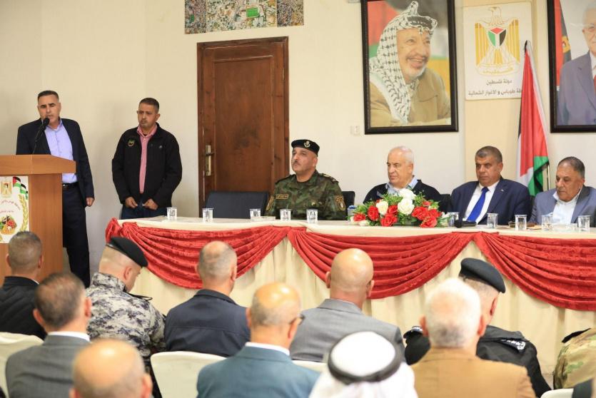 وزير الداخلية يواصل جولاته الميدانية ويلتقي لجان السِّلم الأهلي في جنين وطوباس